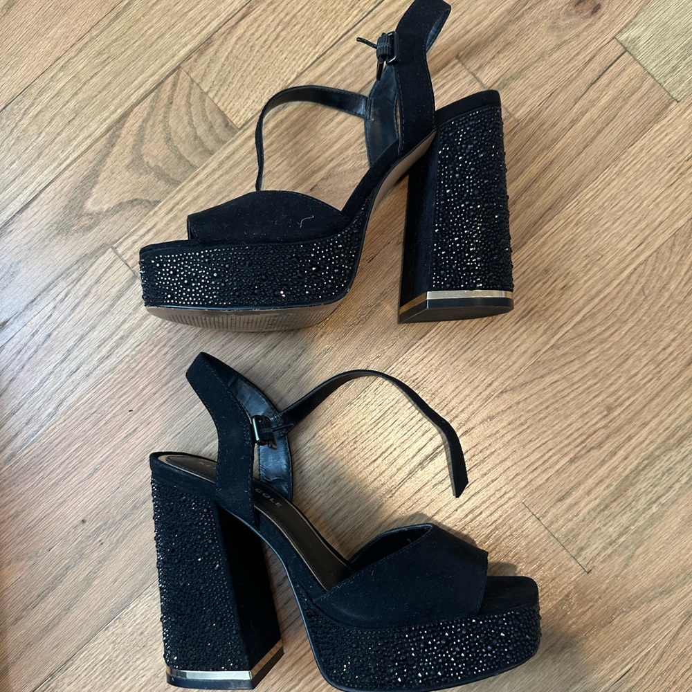 Kenneth Cole Dolly Embellished Platform Sandals - Picture 3 of 4